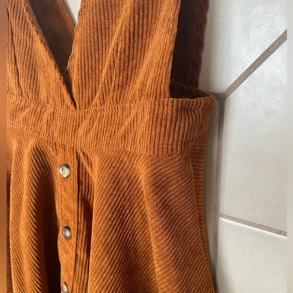 Brown corduroy dress size medium - Picture 2 of 6
